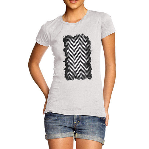 Women's Black & White Geometric Chevron Pattern T-Shirt