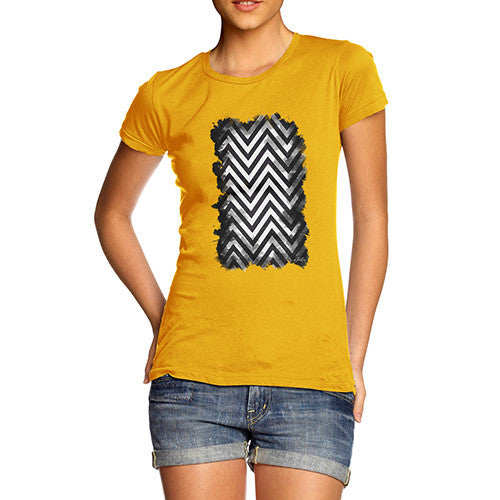 Women's Black & White Geometric Chevron Pattern T-Shirt