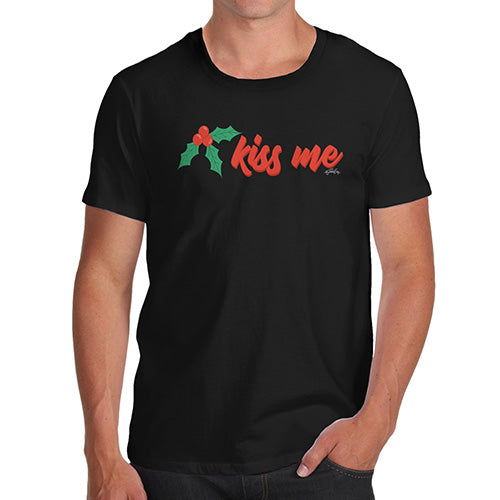 Novelty Tshirts Men Kiss Me Mistletoe Men's T-Shirt X-Large Black